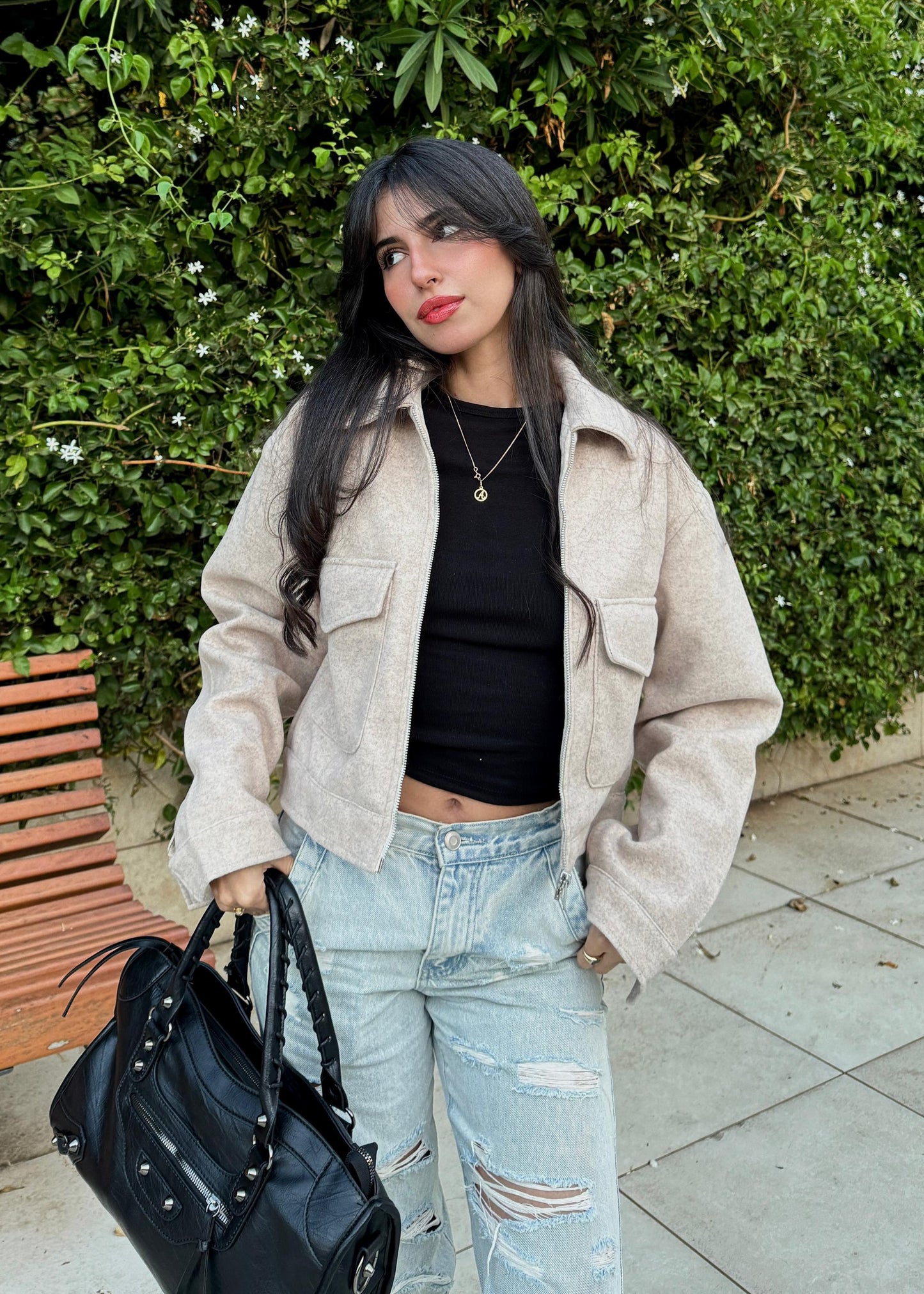 Blouson Cropped AMORISTE – Élégance intemporelle.
