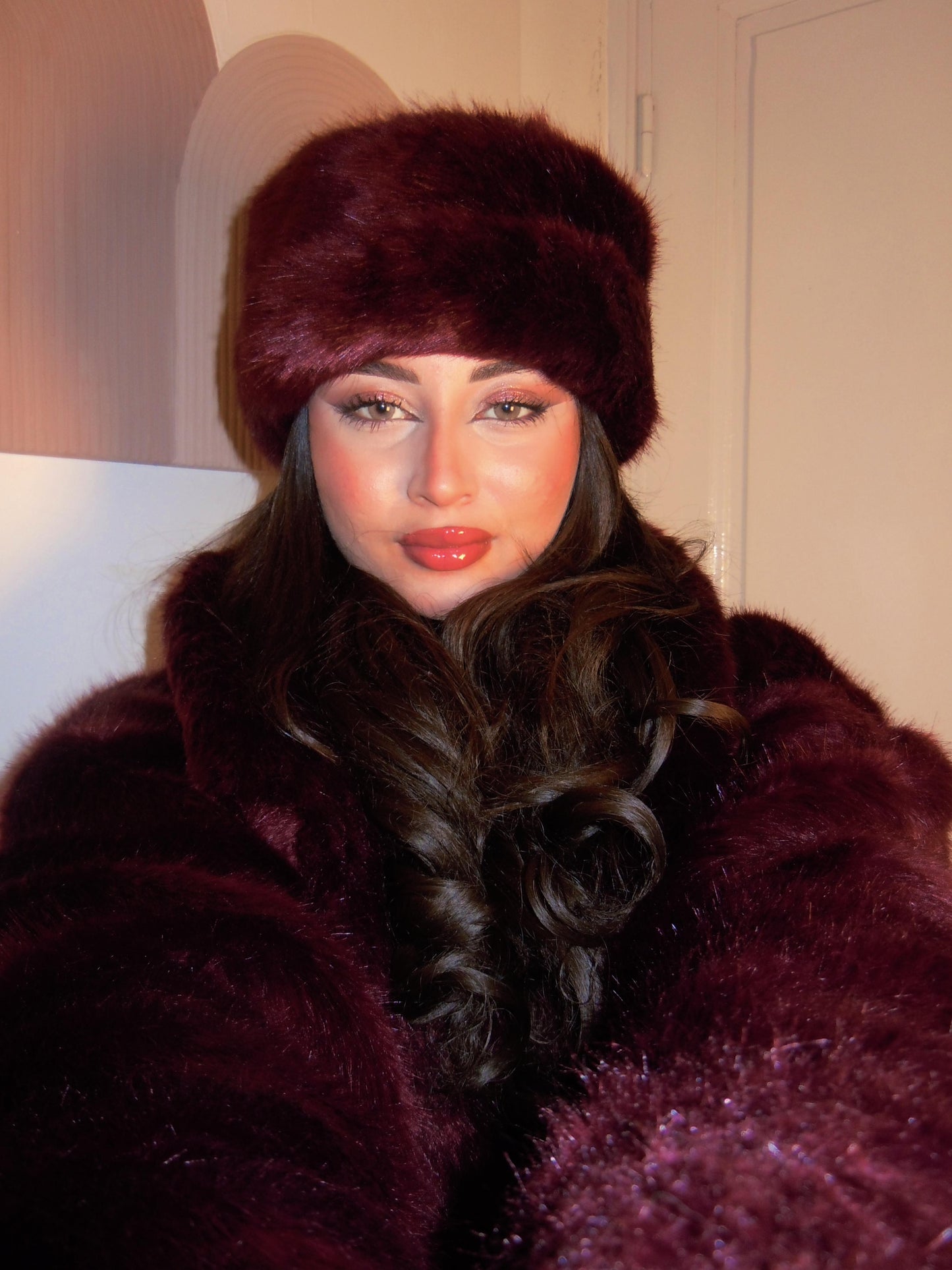 Veste en Fourrure Bordeaux + Chapeau Russe Gratuit