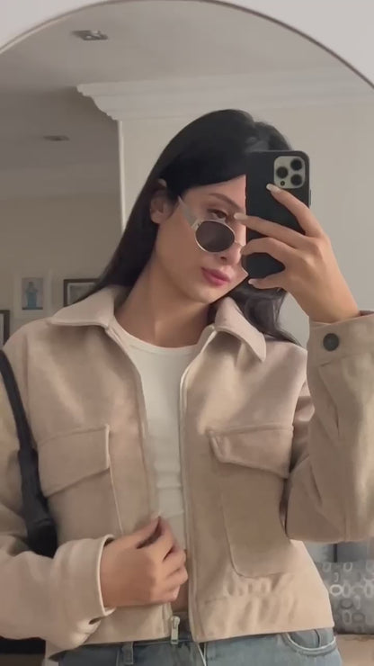 Blouson Cropped AMORISTE – Élégance intemporelle.